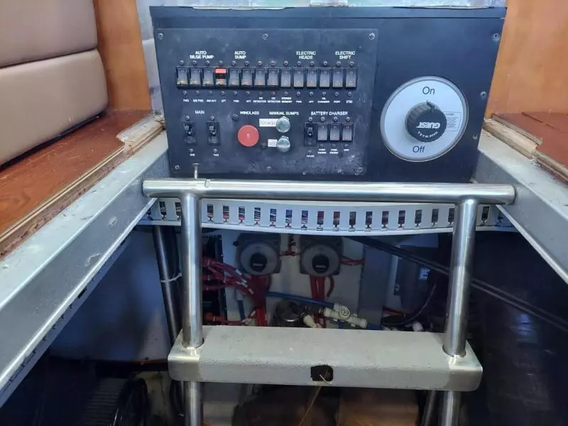 2001 Carver 466 Motor Yacht