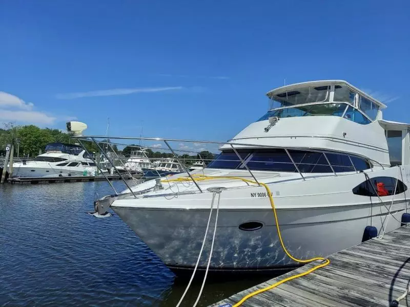 2001 Carver 466 Motor Yacht