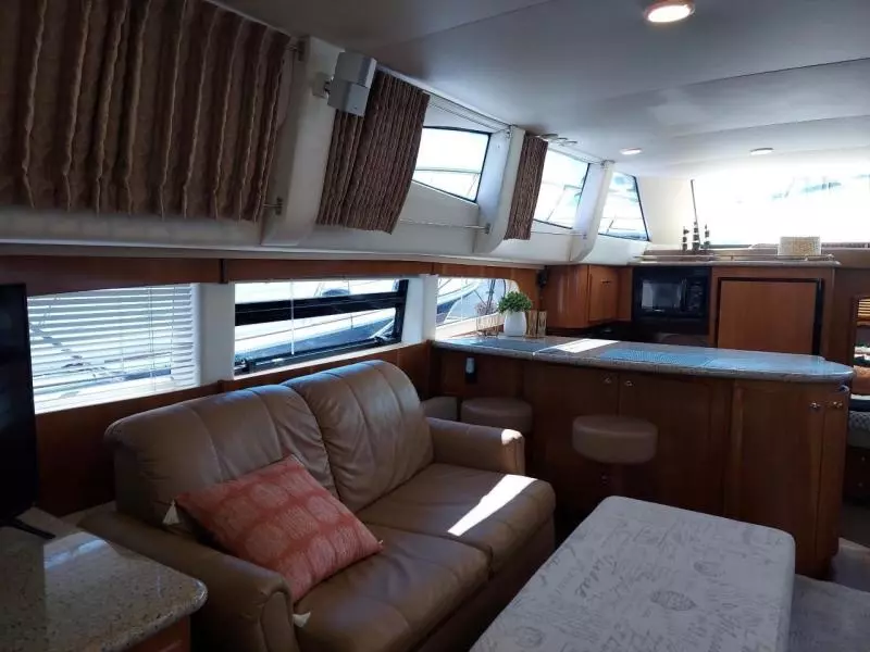 2001 Carver 466 Motor Yacht