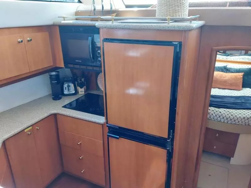 2001 Carver 466 Motor Yacht