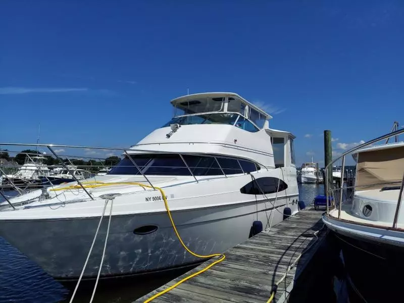 2001 Carver 466 Motor Yacht