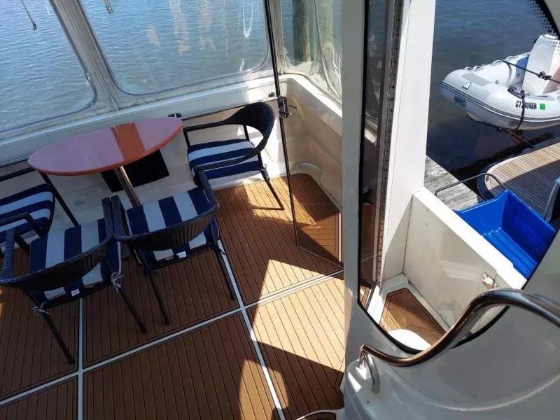 2001 Carver 466 Motor Yacht