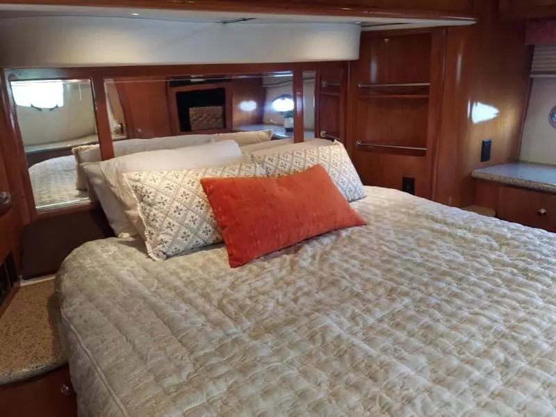 2001 Carver 466 Motor Yacht