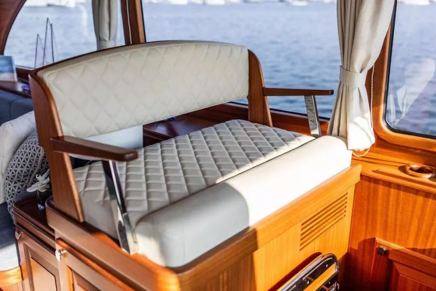 Navigation Seat