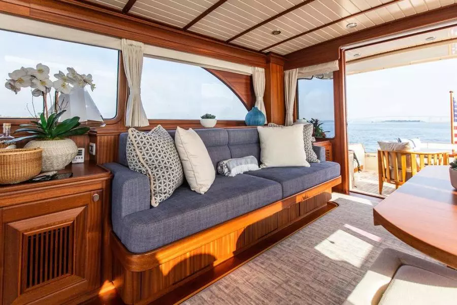 Salon to Starboard