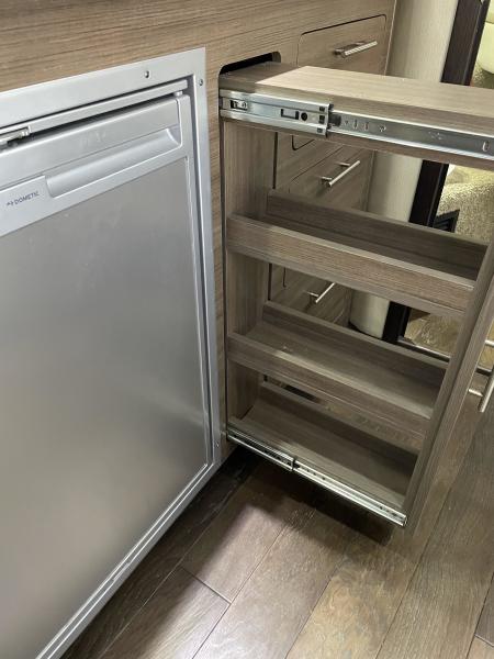 37' 2020 Rinker 370 EX