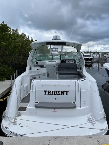 37' 2020 Rinker 370 EX