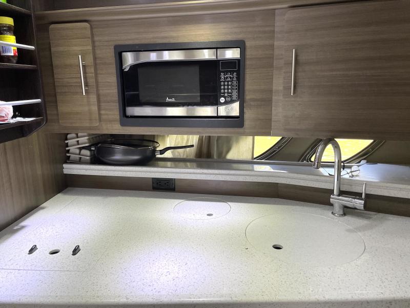 37' 2020 Rinker 370 EX