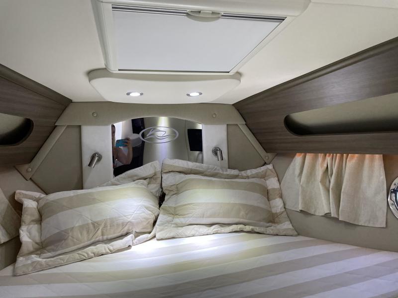 37' 2020 Rinker 370 EX