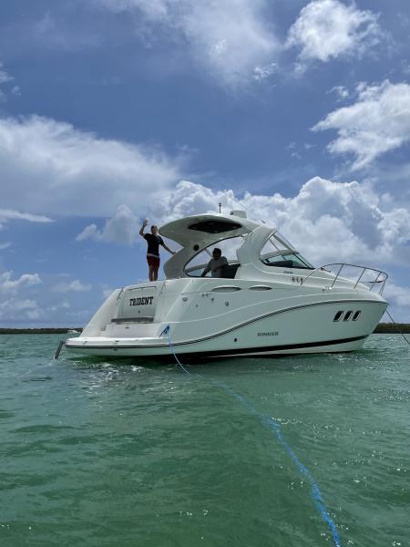 37' 2020 Rinker 370 EX