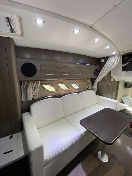 37' 2020 Rinker 370 EX