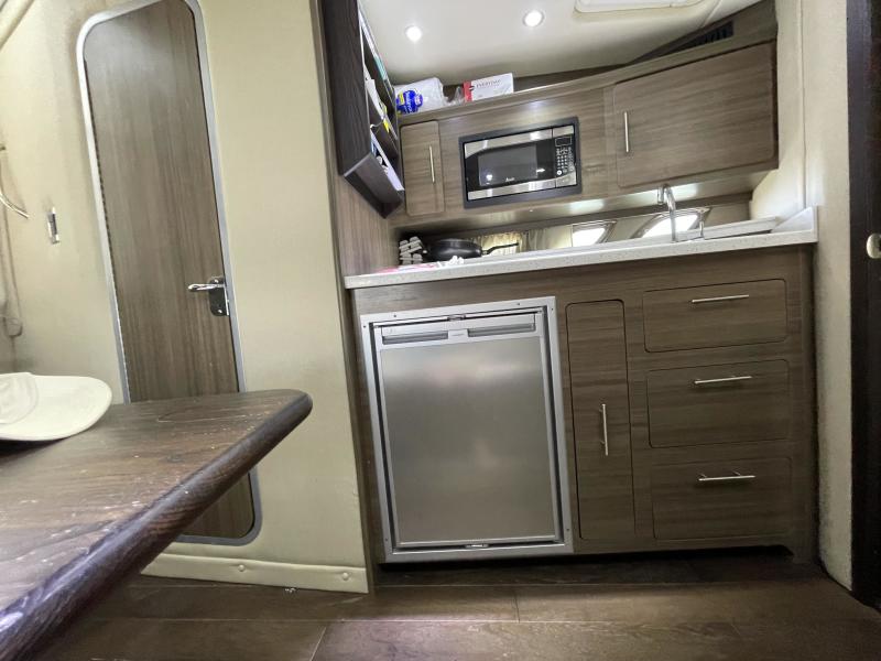 37' 2020 Rinker 370 EX