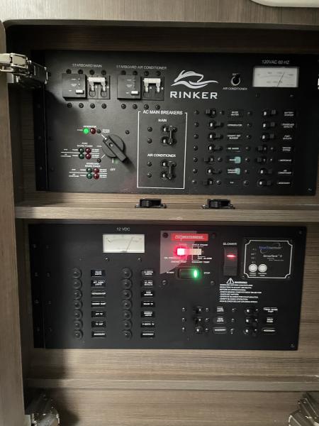 37' 2020 Rinker 370 EX