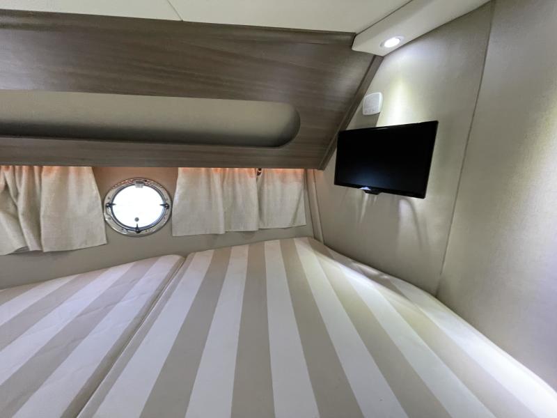 37' 2020 Rinker 370 EX