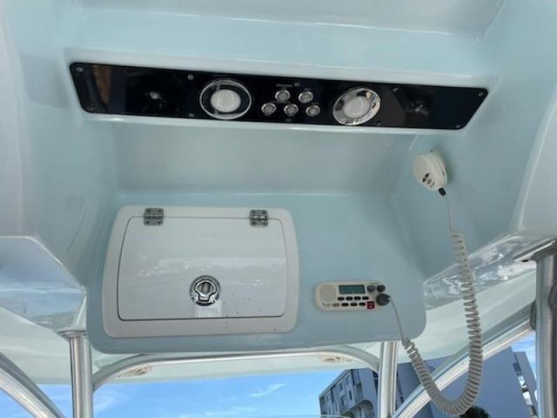 2015 Sea Fox 286 Commander  Radio