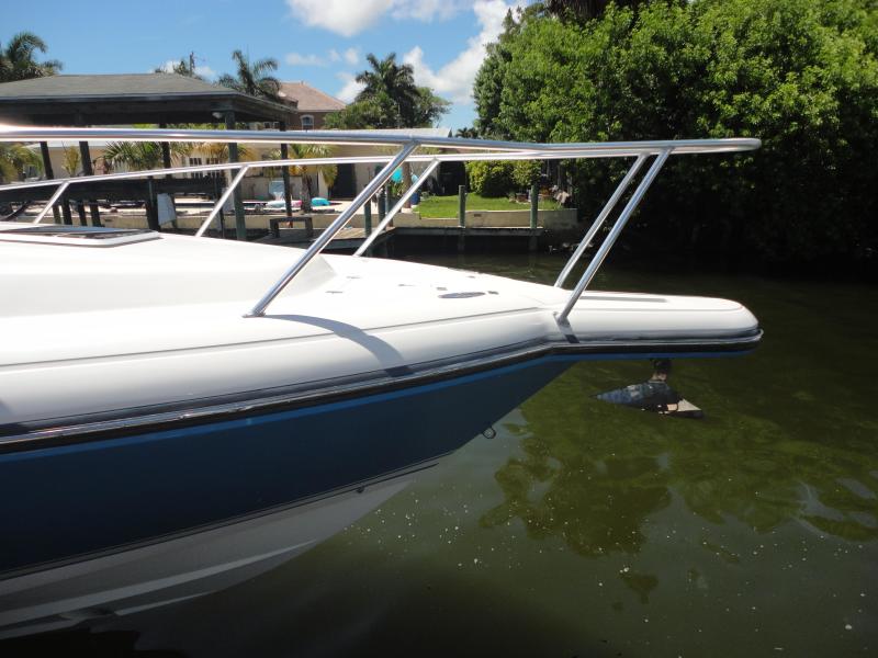2003 Intrepid 377 Walkaround