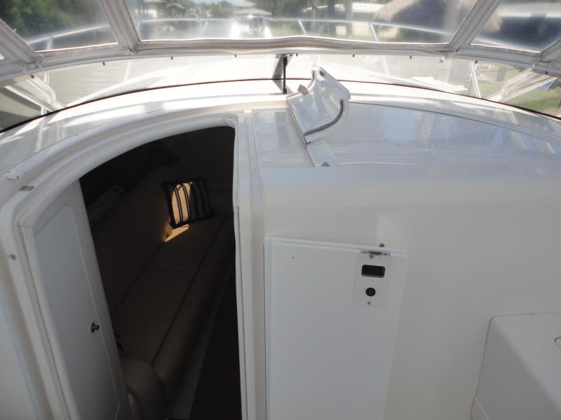 2003 Intrepid 377 Walkaround