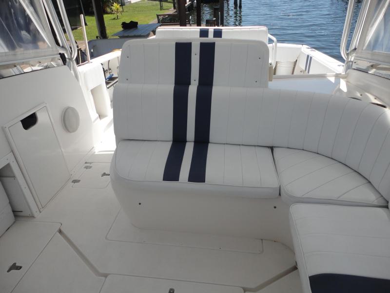 2003 Intrepid 377 Walkaround