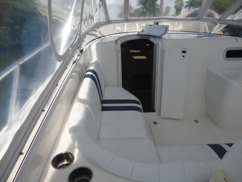 2003 Intrepid 377 Walkaround