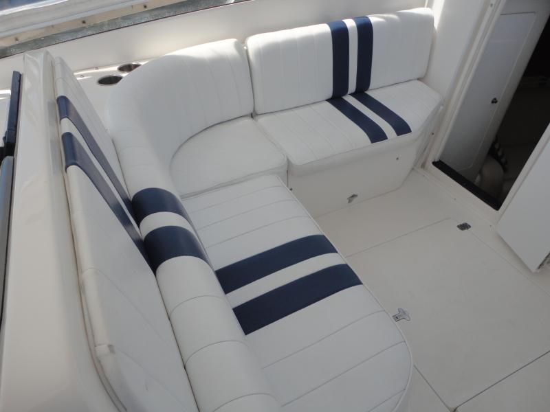 2003 Intrepid 377 Walkaround