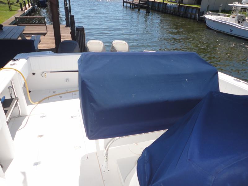 2003 Intrepid 377 Walkaround