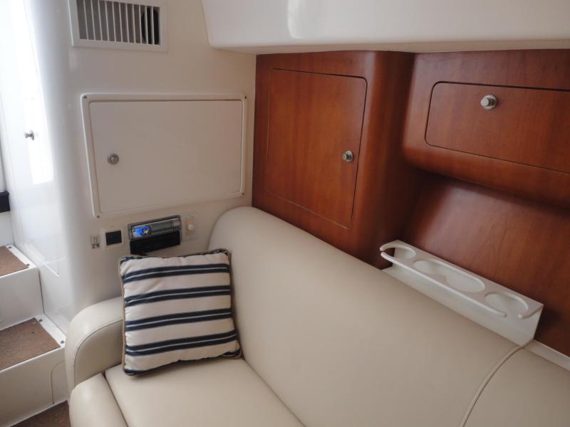 2003 Intrepid 377 Walkaround