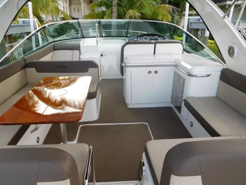2014 Sea Ray 370 Venture