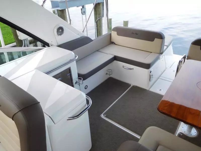 2014 Sea Ray 370 Venture