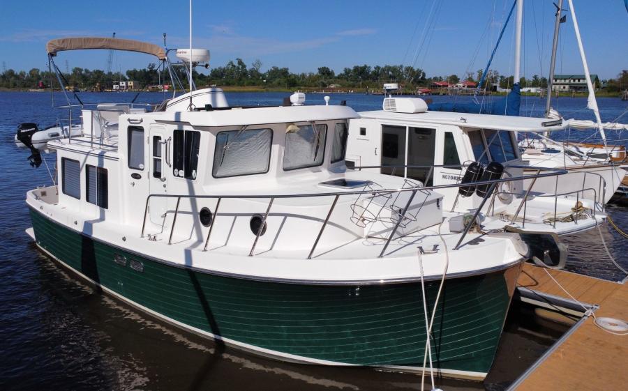 2003 American Tug 34 Pilothouse