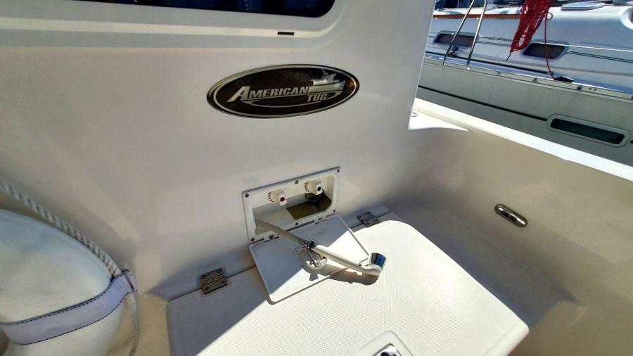 2003 American Tug 34 Pilothouse