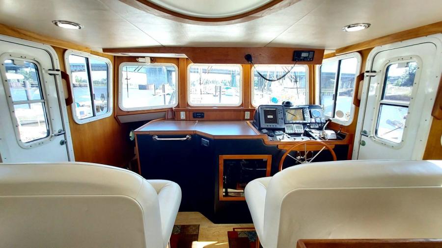 2003 American Tug 34 Pilothouse