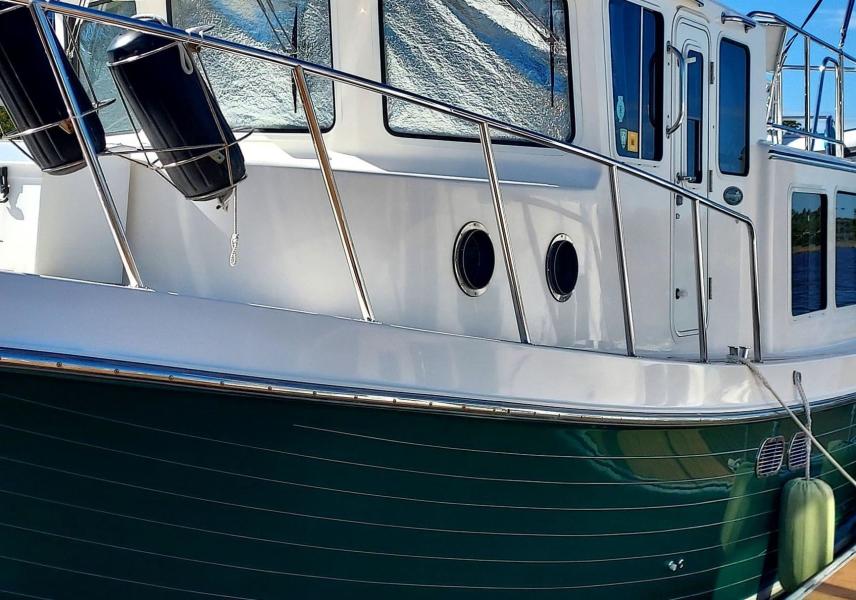 2003 American Tug 34 Pilothouse