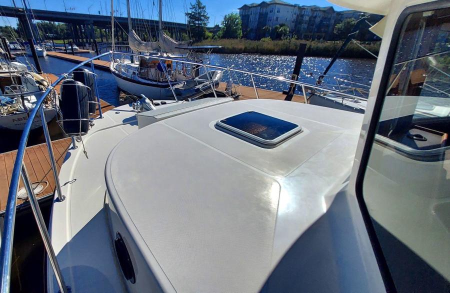 2003 American Tug 34 Pilothouse
