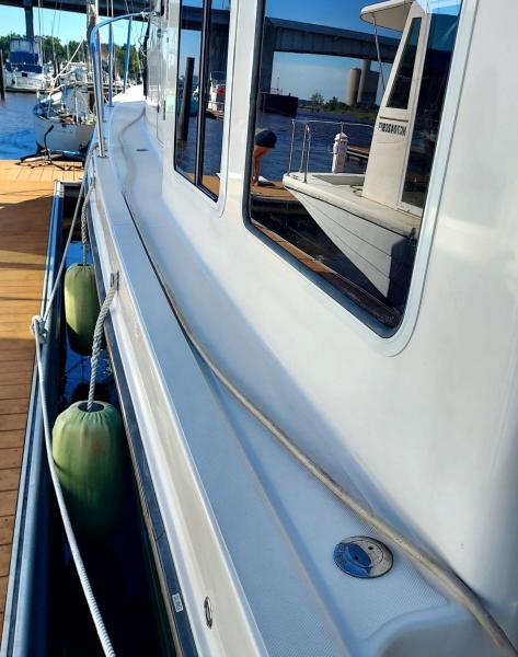2003 American Tug 34 Pilothouse