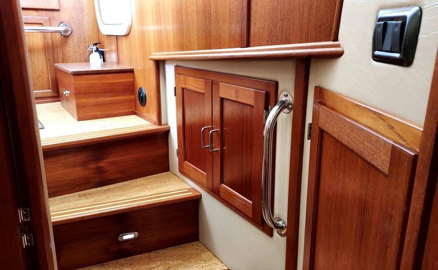 2003 American Tug 34 Pilothouse
