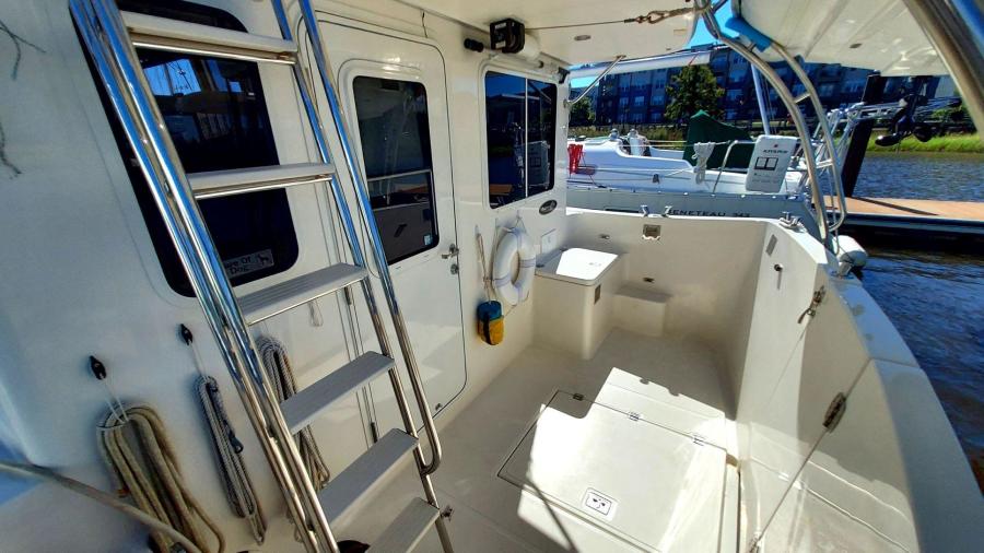 2003 American Tug 34 Pilothouse