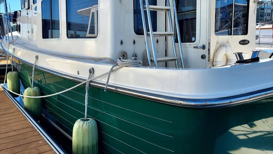 2003 American Tug 34 Pilothouse