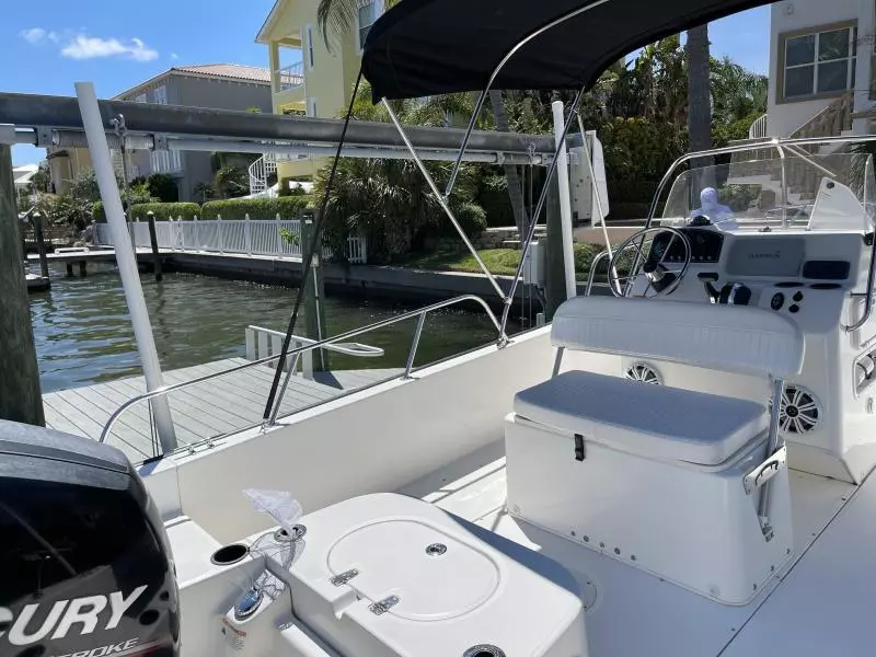 2014 Boston Whaler 190 Montauk