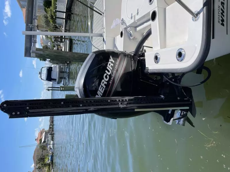 2014 Boston Whaler 190 Montauk