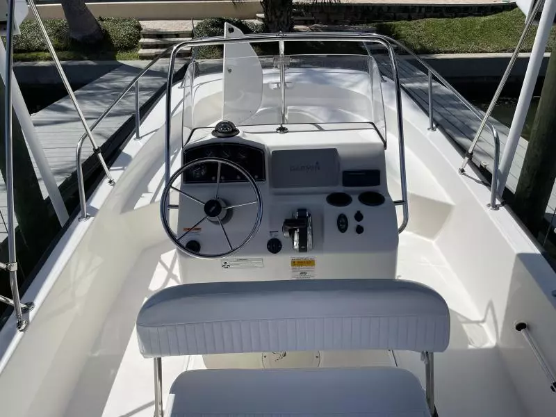 2014 Boston Whaler 190 Montauk