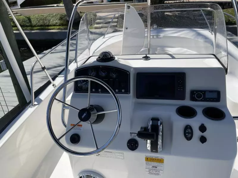 2014 Boston Whaler 190 Montauk