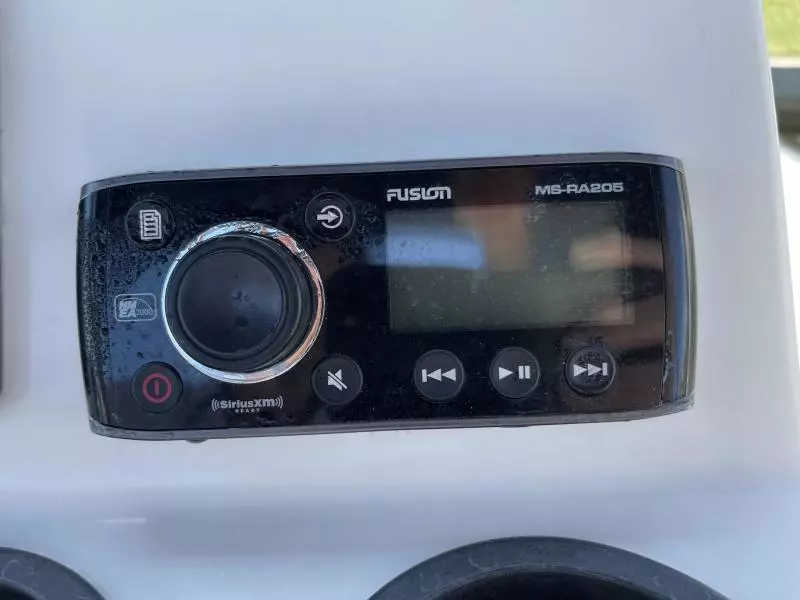 2014 Boston Whaler 190 Montauk