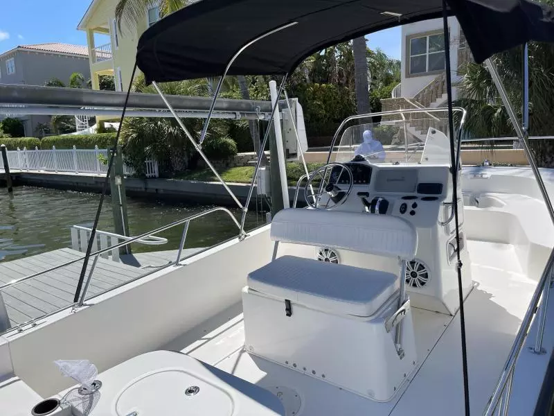 2014 Boston Whaler 190 Montauk
