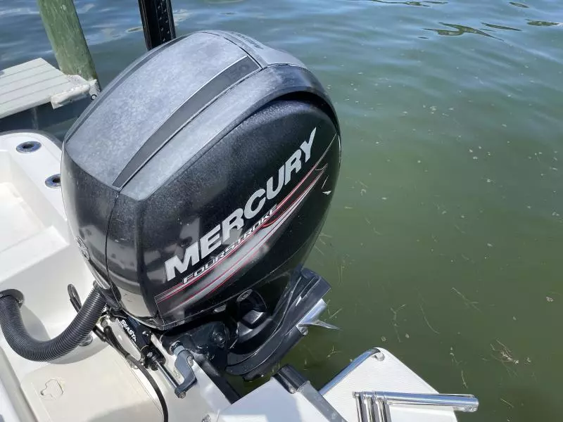 2014 Boston Whaler 190 Montauk