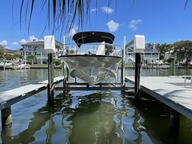 2014 Boston Whaler 190 Montauk