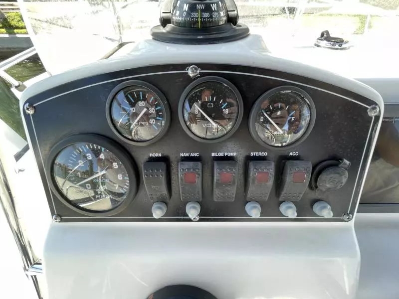 2014 Boston Whaler 190 Montauk