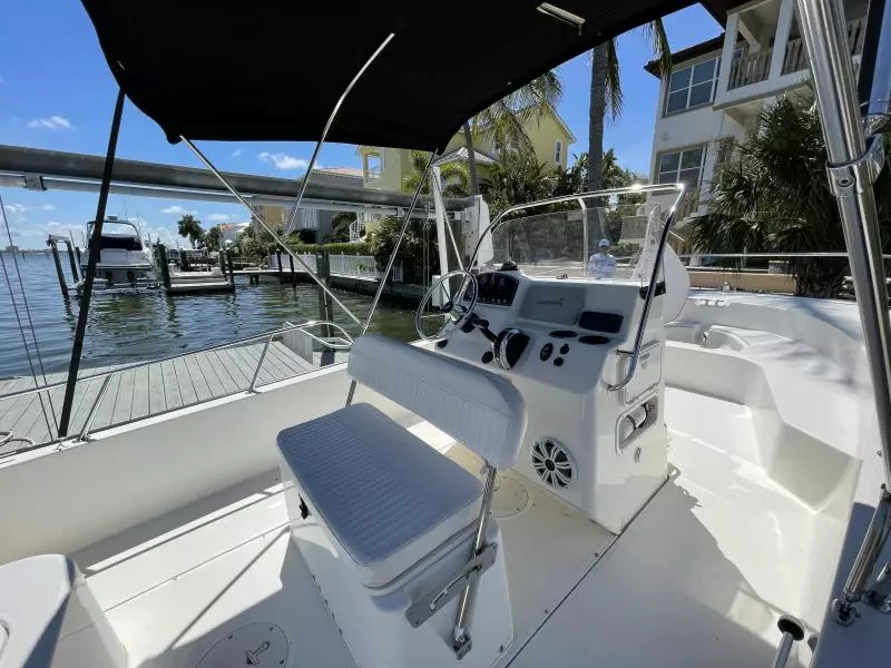 2014 Boston Whaler 190 Montauk
