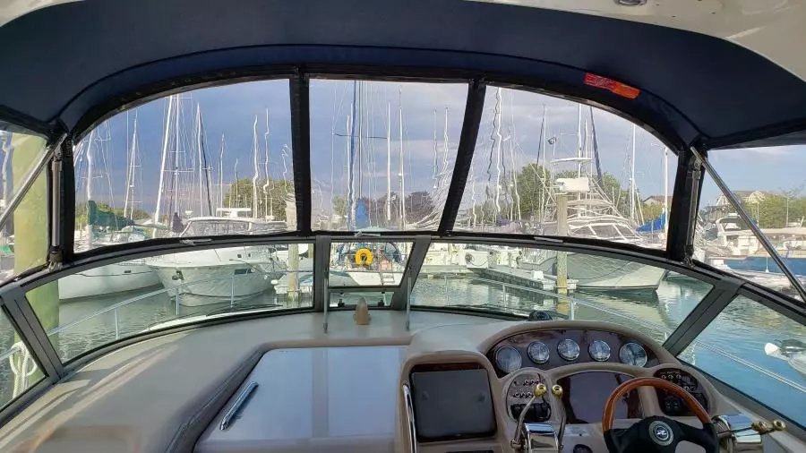 2005 Sea Ray 320 Sundancer
