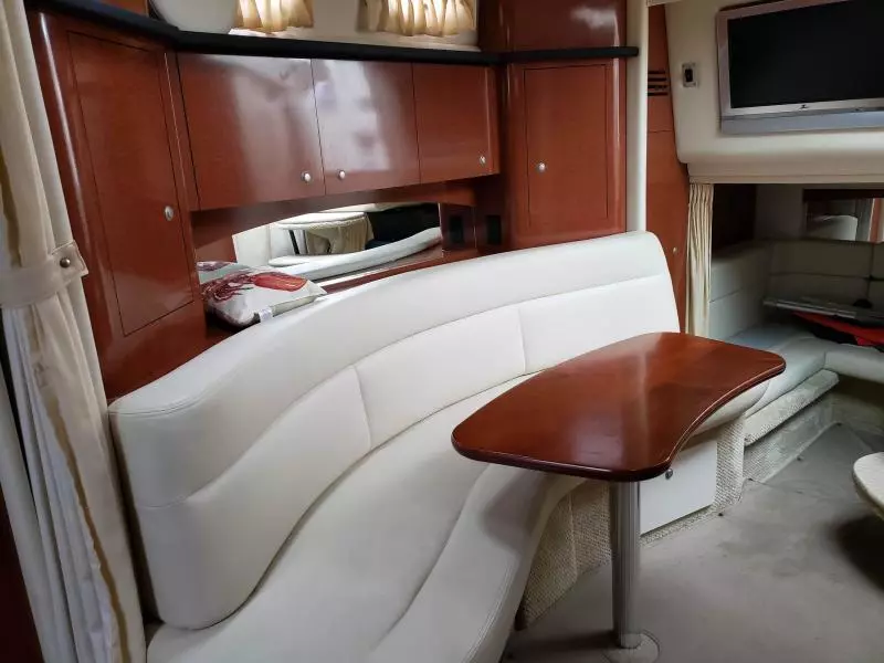 2005 Sea Ray 320 Sundancer