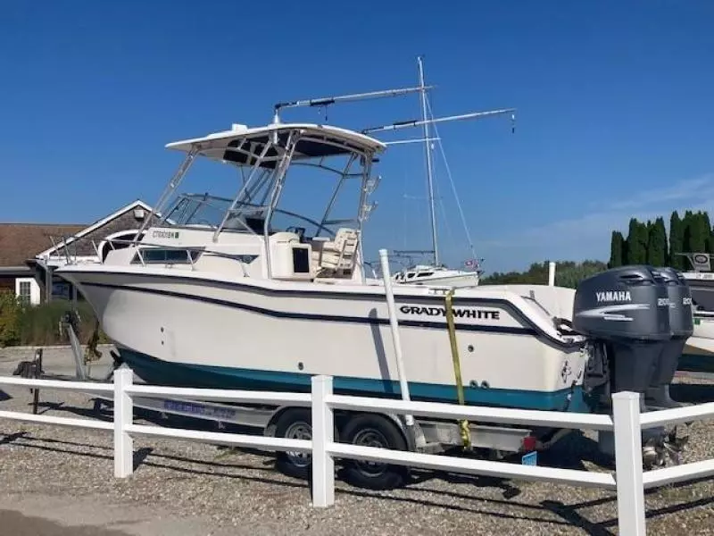 2000 Grady-White 268 Islander